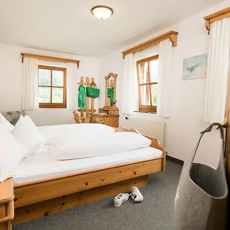 Ansitz Wirtsgut - Familienappartements In Den Bergen Leogang Exterior photo